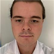 Neodiplomato (100/100) offre ripetizioni o aiuto compiti per bambini o ragazzi delle superiori.